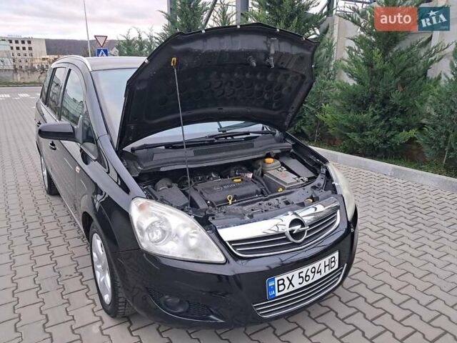 Черный Опель Зафира, объемом двигателя 1.8 л и пробегом 252 тыс. км за 5650 $, фото 72 на Automoto.ua