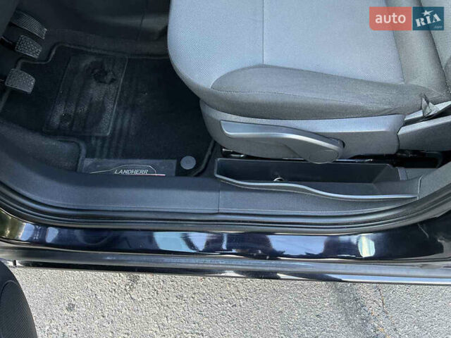 Черный Опель Зафира, объемом двигателя 1.8 л и пробегом 205 тыс. км за 6250 $, фото 9 на Automoto.ua