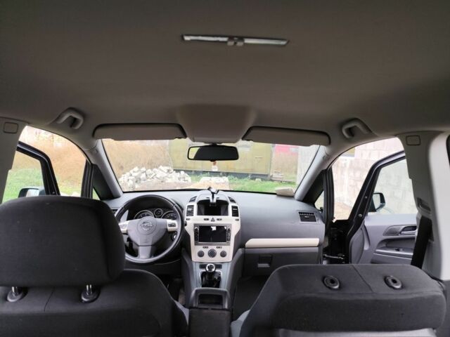 Чорний Опель Зафіра, об'ємом двигуна 1.9 л та пробігом 270 тис. км за 5900 $, фото 6 на Automoto.ua