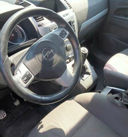 Чорний Опель Зафіра, об'ємом двигуна 1.69 л та пробігом 325 тис. км за 5700 $, фото 7 на Automoto.ua