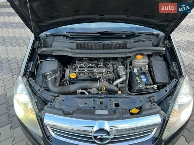 Черный Опель Зафира, объемом двигателя 1.69 л и пробегом 266 тыс. км за 5700 $, фото 13 на Automoto.ua