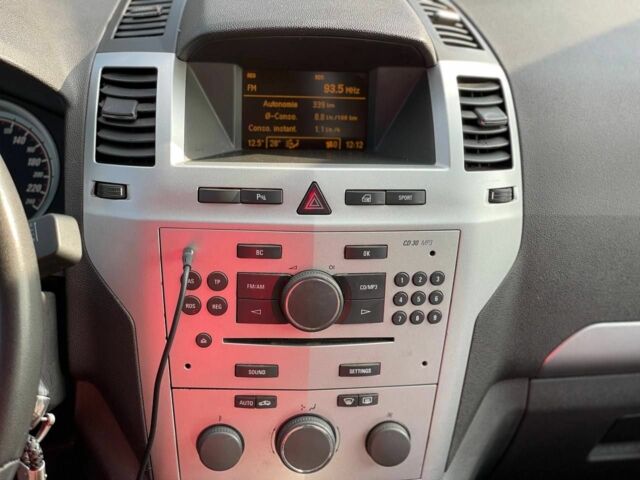 Чорний Опель Зафіра, об'ємом двигуна 1.9 л та пробігом 370 тис. км за 7100 $, фото 10 на Automoto.ua