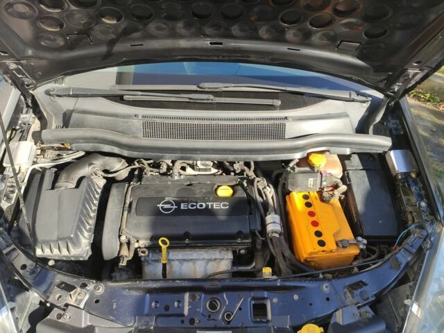 Чорний Опель Зафіра, об'ємом двигуна 1.6 л та пробігом 290 тис. км за 5600 $, фото 7 на Automoto.ua