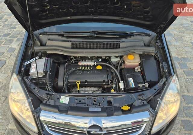 Чорний Опель Зафіра, об'ємом двигуна 1.8 л та пробігом 228 тис. км за 7300 $, фото 12 на Automoto.ua