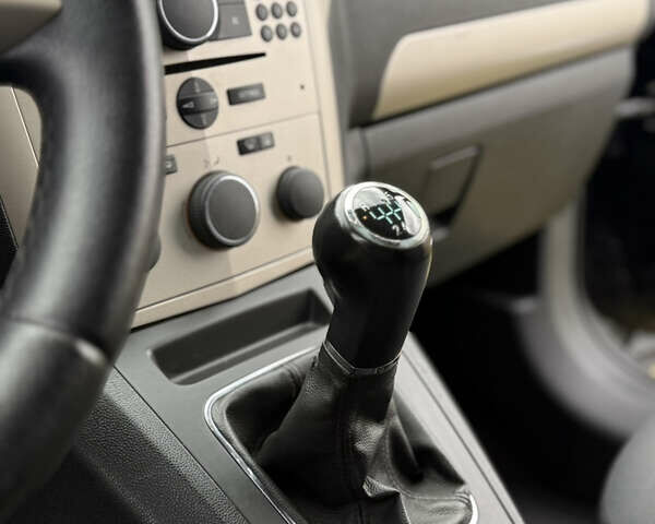 Чорний Опель Зафіра, об'ємом двигуна 1.6 л та пробігом 238 тис. км за 5500 $, фото 37 на Automoto.ua