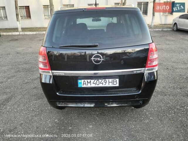 Черный Опель Зафира, объемом двигателя 1.69 л и пробегом 263 тыс. км за 6000 $, фото 5 на Automoto.ua