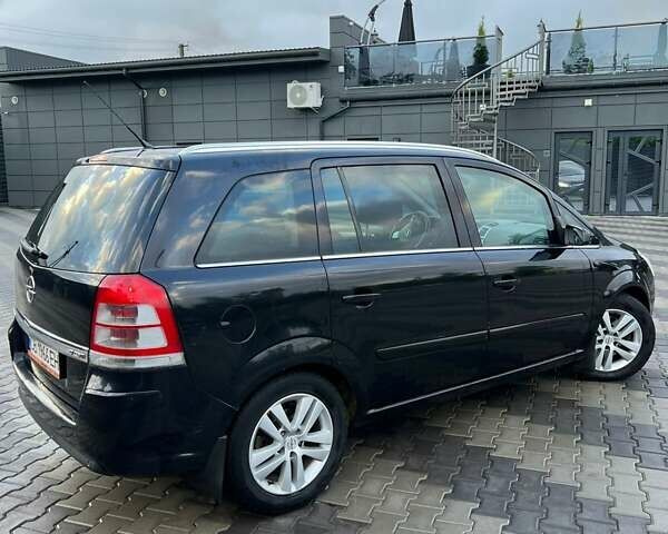 Черный Опель Зафира, объемом двигателя 1.69 л и пробегом 266 тыс. км за 5700 $, фото 16 на Automoto.ua