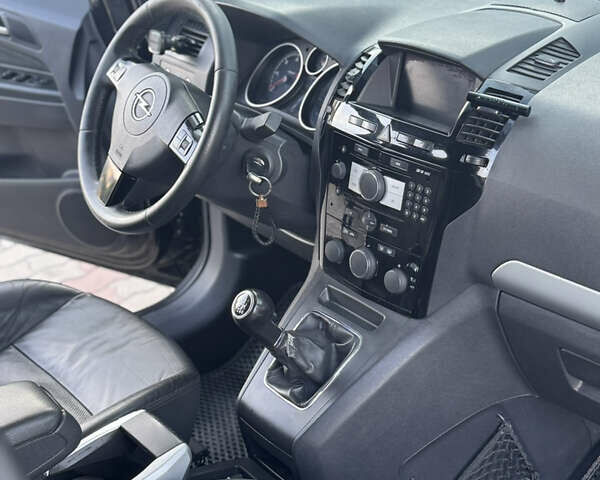 Черный Опель Зафира, объемом двигателя 1.7 л и пробегом 227 тыс. км за 6450 $, фото 51 на Automoto.ua
