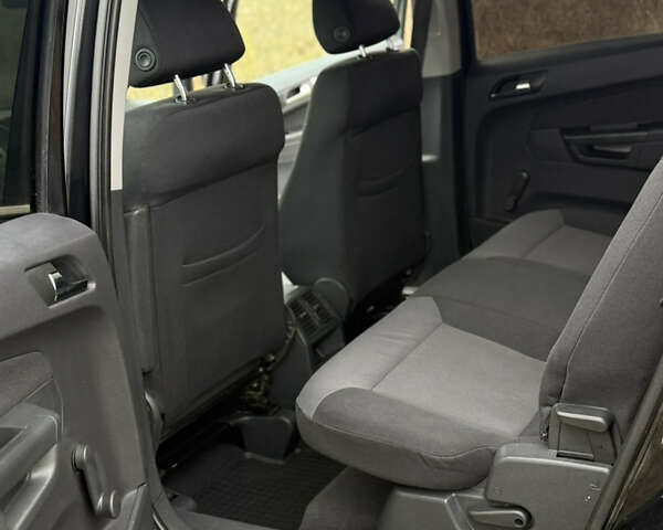 Чорний Опель Зафіра, об'ємом двигуна 1.6 л та пробігом 238 тис. км за 5500 $, фото 40 на Automoto.ua