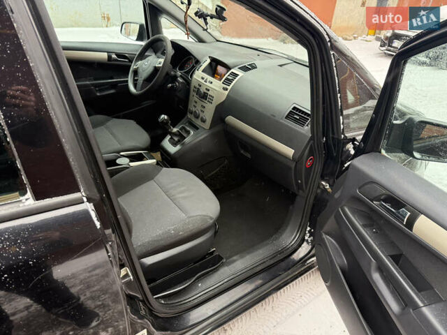 Чорний Опель Зафіра, об'ємом двигуна 1.8 л та пробігом 200 тис. км за 4800 $, фото 10 на Automoto.ua