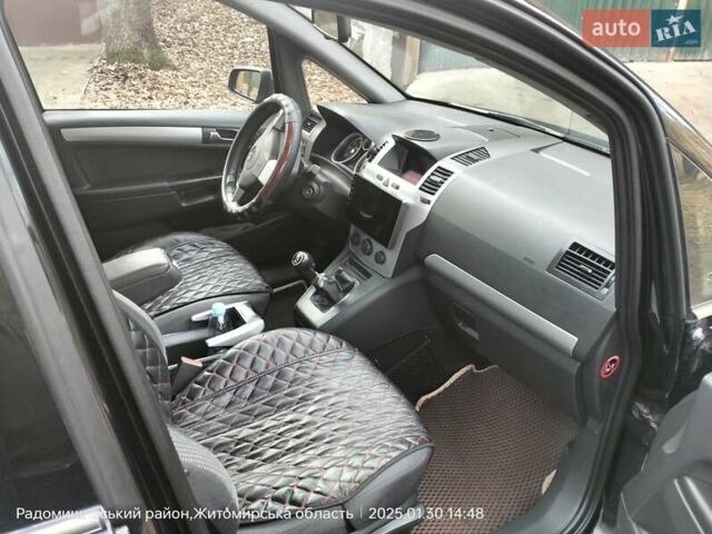 Черный Опель Зафира, объемом двигателя 1.69 л и пробегом 263 тыс. км за 6000 $, фото 2 на Automoto.ua