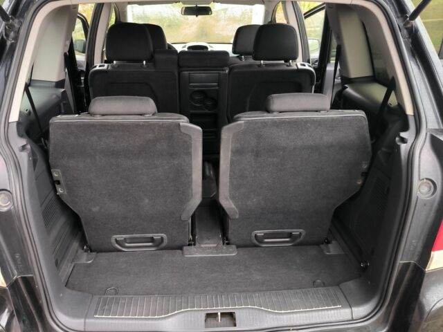 Чорний Опель Зафіра, об'ємом двигуна 1.9 л та пробігом 336 тис. км за 5500 $, фото 16 на Automoto.ua