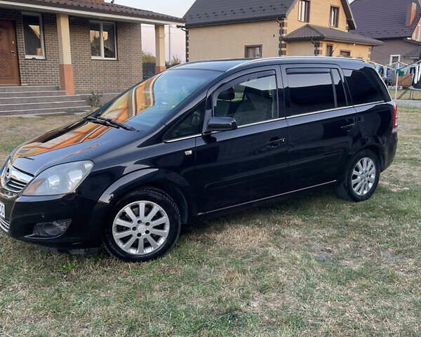 Черный Опель Зафира, объемом двигателя 1.9 л и пробегом 255 тыс. км за 6300 $, фото 2 на Automoto.ua