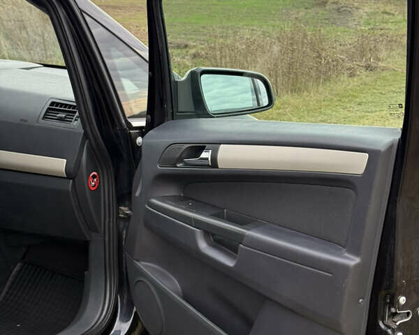 Чорний Опель Зафіра, об'ємом двигуна 1.6 л та пробігом 238 тис. км за 5500 $, фото 24 на Automoto.ua