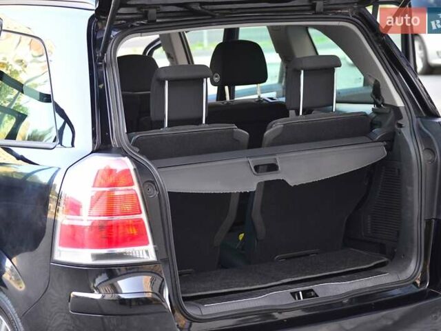 Черный Опель Зафира, объемом двигателя 1.6 л и пробегом 221 тыс. км за 6350 $, фото 13 на Automoto.ua