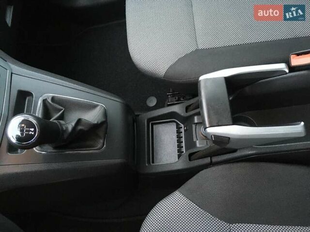 Черный Опель Зафира, объемом двигателя 1.6 л и пробегом 121 тыс. км за 6999 $, фото 32 на Automoto.ua