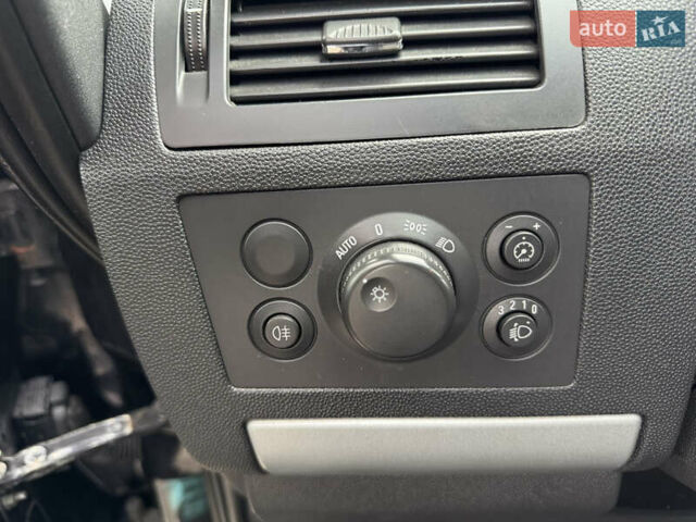 Черный Опель Зафира, объемом двигателя 1.7 л и пробегом 197 тыс. км за 6500 $, фото 46 на Automoto.ua