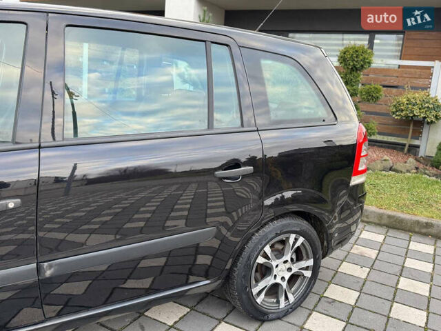 Черный Опель Зафира, объемом двигателя 1.8 л и пробегом 256 тыс. км за 6250 $, фото 13 на Automoto.ua