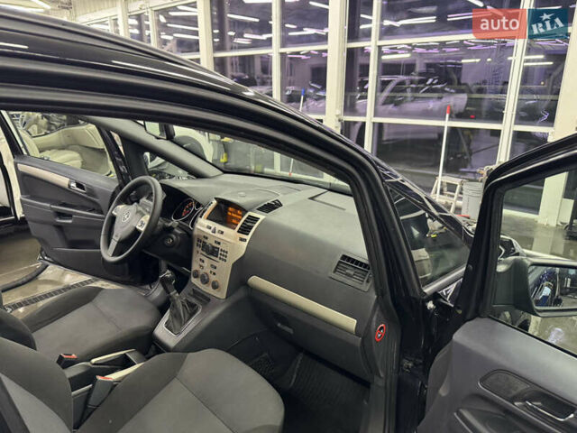 Чорний Опель Зафіра, об'ємом двигуна 1.8 л та пробігом 216 тис. км за 5500 $, фото 19 на Automoto.ua