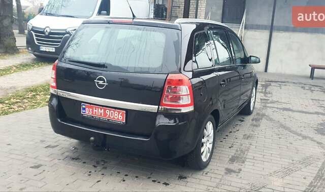 Черный Опель Зафира, объемом двигателя 1.6 л и пробегом 260 тыс. км за 6200 $, фото 6 на Automoto.ua