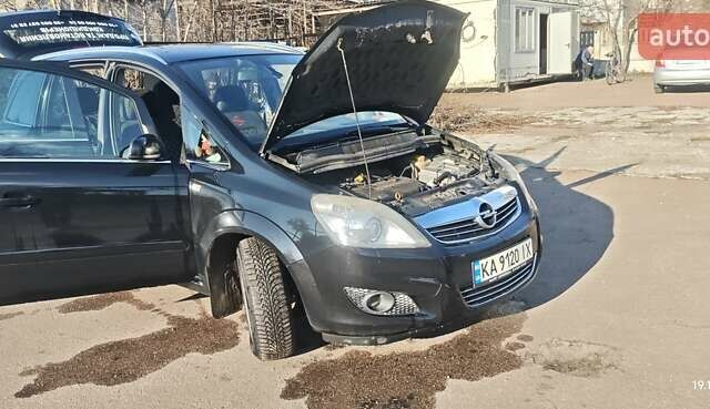 Черный Опель Зафира, объемом двигателя 1.6 л и пробегом 220 тыс. км за 7200 $, фото 4 на Automoto.ua
