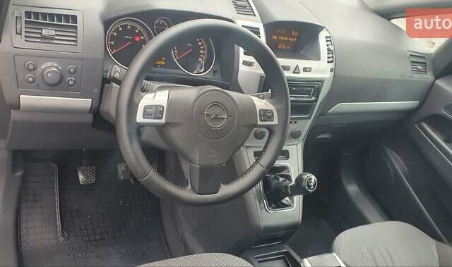 Черный Опель Зафира, объемом двигателя 1.6 л и пробегом 260 тыс. км за 6200 $, фото 11 на Automoto.ua