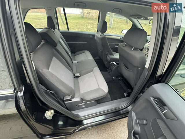 Черный Опель Зафира, объемом двигателя 1.6 л и пробегом 198 тыс. км за 6300 $, фото 27 на Automoto.ua