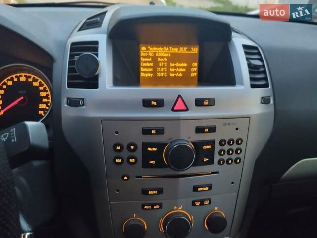 Чорний Опель Зафіра, об'ємом двигуна 1.7 л та пробігом 247 тис. км за 6400 $, фото 17 на Automoto.ua