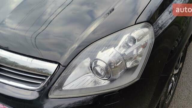 Черный Опель Зафира, объемом двигателя 1.8 л и пробегом 226 тыс. км за 7100 $, фото 1 на Automoto.ua