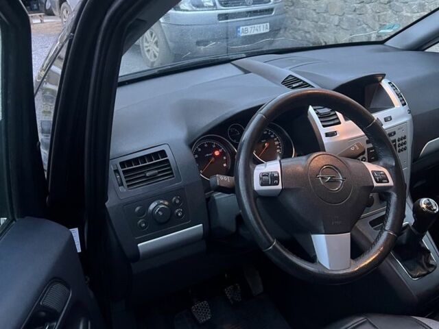 Чорний Опель Зафіра, об'ємом двигуна 1.6 л та пробігом 212 тис. км за 5700 $, фото 4 на Automoto.ua