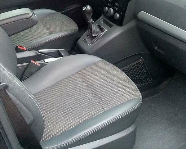 Чорний Опель Зафіра, об'ємом двигуна 1.8 л та пробігом 196 тис. км за 7800 $, фото 4 на Automoto.ua