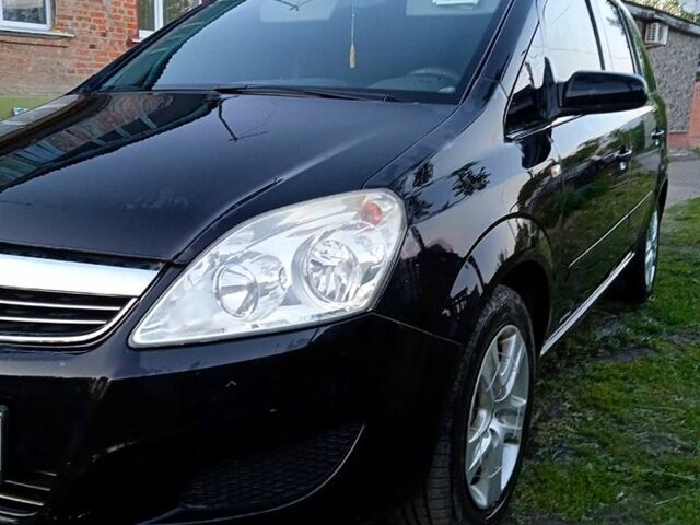 Черный Опель Зафира, объемом двигателя 2.2 л и пробегом 145 тыс. км за 7000 $, фото 2 на Automoto.ua