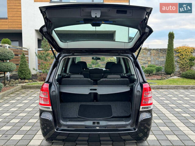 Черный Опель Зафира, объемом двигателя 1.8 л и пробегом 256 тыс. км за 6250 $, фото 55 на Automoto.ua