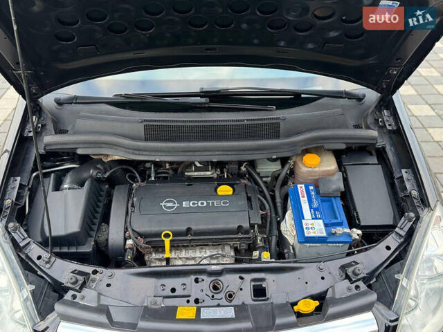 Черный Опель Зафира, объемом двигателя 1.8 л и пробегом 256 тыс. км за 6250 $, фото 70 на Automoto.ua