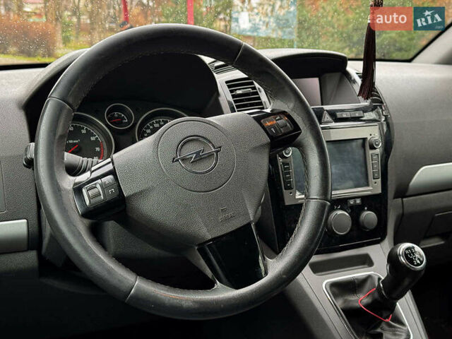 Черный Опель Зафира, объемом двигателя 1.6 л и пробегом 218 тыс. км за 7690 $, фото 25 на Automoto.ua