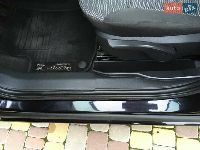 Черный Опель Зафира, объемом двигателя 1.6 л и пробегом 121 тыс. км за 6999 $, фото 24 на Automoto.ua