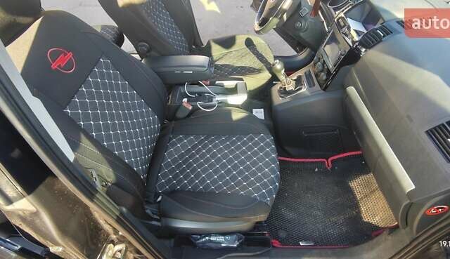 Черный Опель Зафира, объемом двигателя 1.6 л и пробегом 220 тыс. км за 7200 $, фото 22 на Automoto.ua