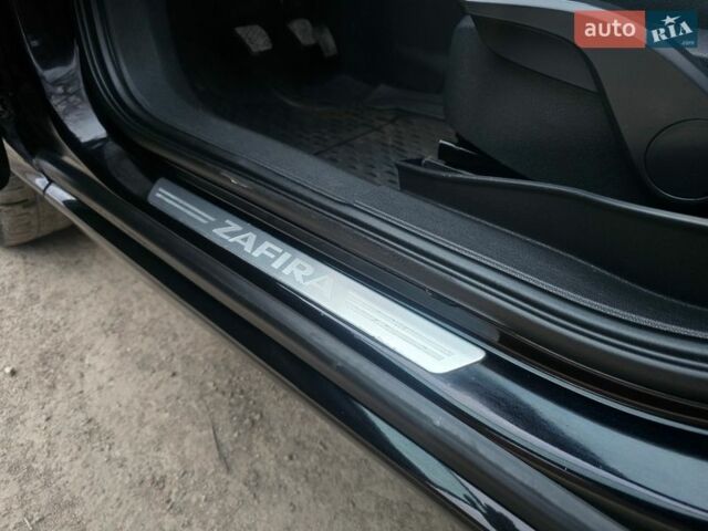 Черный Опель Зафира, объемом двигателя 1.8 л и пробегом 229 тыс. км за 7200 $, фото 25 на Automoto.ua