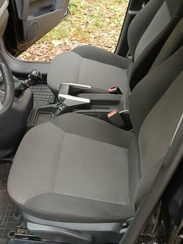 Черный Опель Зафира, объемом двигателя 1.69 л и пробегом 290 тыс. км за 6499 $, фото 27 на Automoto.ua