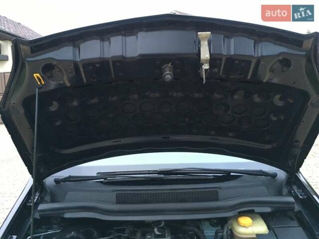 Черный Опель Зафира, объемом двигателя 1.6 л и пробегом 121 тыс. км за 6999 $, фото 61 на Automoto.ua