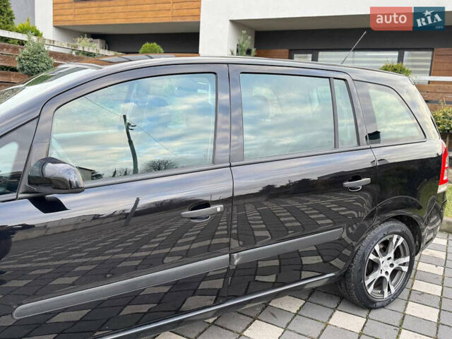 Черный Опель Зафира, объемом двигателя 1.8 л и пробегом 256 тыс. км за 6250 $, фото 12 на Automoto.ua