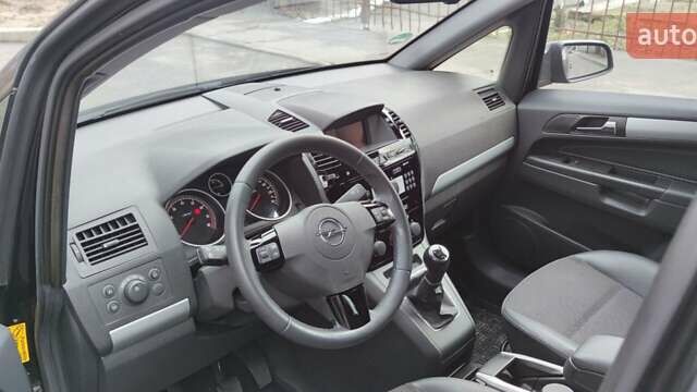 Черный Опель Зафира, объемом двигателя 1.8 л и пробегом 226 тыс. км за 7100 $, фото 5 на Automoto.ua