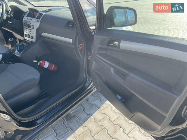 Чорний Опель Зафіра, об'ємом двигуна 1.7 л та пробігом 289 тис. км за 5700 $, фото 25 на Automoto.ua