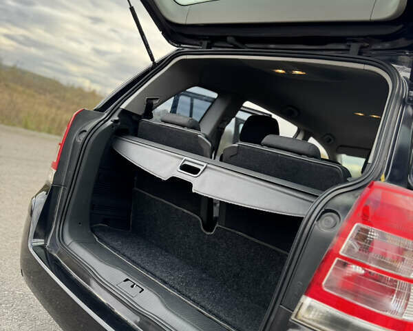 Черный Опель Зафира, объемом двигателя 1.7 л и пробегом 197 тыс. км за 6500 $, фото 69 на Automoto.ua