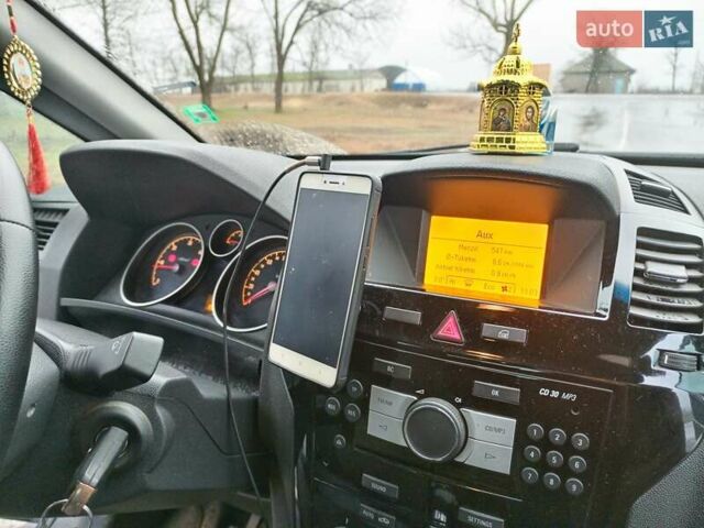 Чорний Опель Зафіра, об'ємом двигуна 1.9 л та пробігом 191 тис. км за 8300 $, фото 5 на Automoto.ua