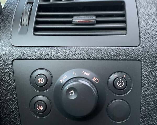 Черный Опель Зафира, объемом двигателя 1.8 л и пробегом 198 тыс. км за 6900 $, фото 22 на Automoto.ua