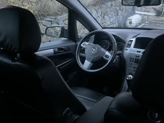 Чорний Опель Зафіра, об'ємом двигуна 1.6 л та пробігом 212 тис. км за 5700 $, фото 7 на Automoto.ua