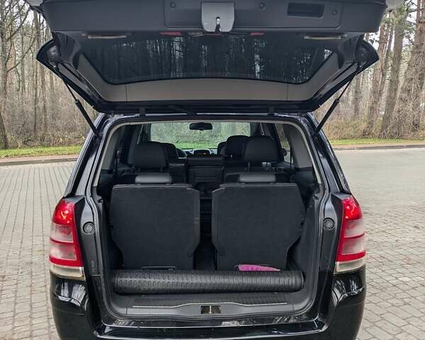 Чорний Опель Зафіра, об'ємом двигуна 1.9 л та пробігом 277 тис. км за 6800 $, фото 12 на Automoto.ua