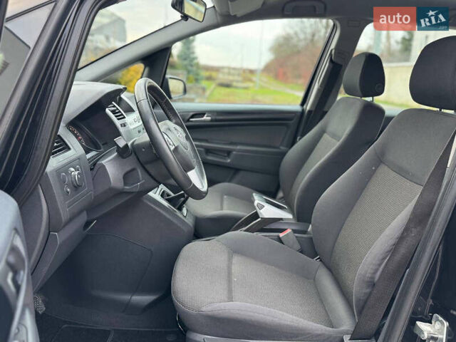 Черный Опель Зафира, объемом двигателя 1.8 л и пробегом 256 тыс. км за 6250 $, фото 33 на Automoto.ua