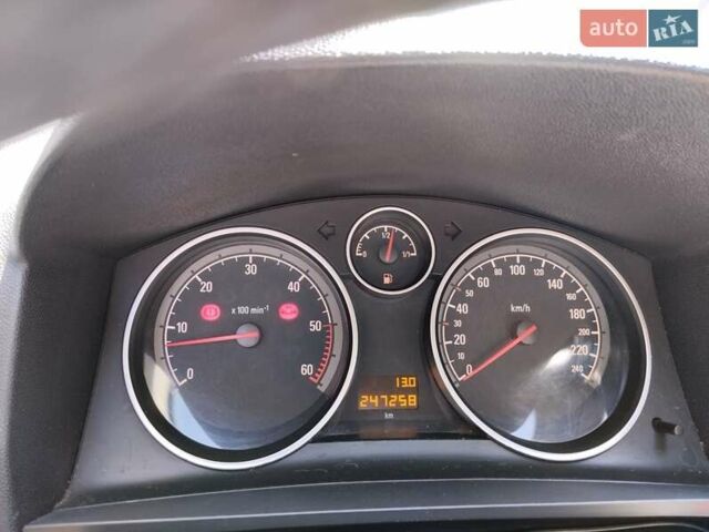 Чорний Опель Зафіра, об'ємом двигуна 1.7 л та пробігом 247 тис. км за 6400 $, фото 2 на Automoto.ua